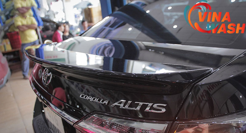 Lắp đuôi cá xe Toyota Altis