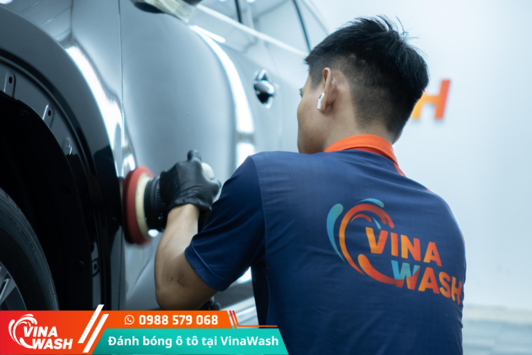 Đánh bóng ô tô tại VinaWash