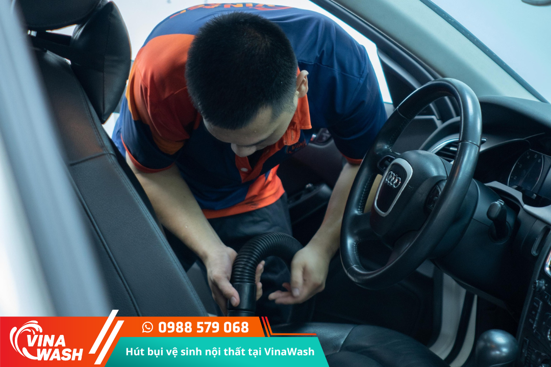 Vệ sinh nội thất ô tô tại VinaWash