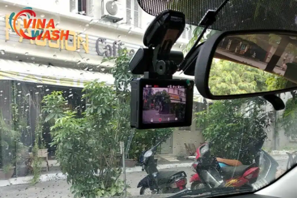 Có chỉnh ngày giờ trên camera hành trình được không?