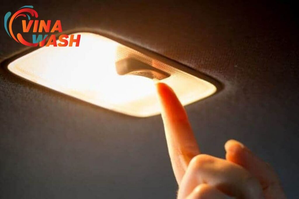cách tắt đèn trần xe ô tô
