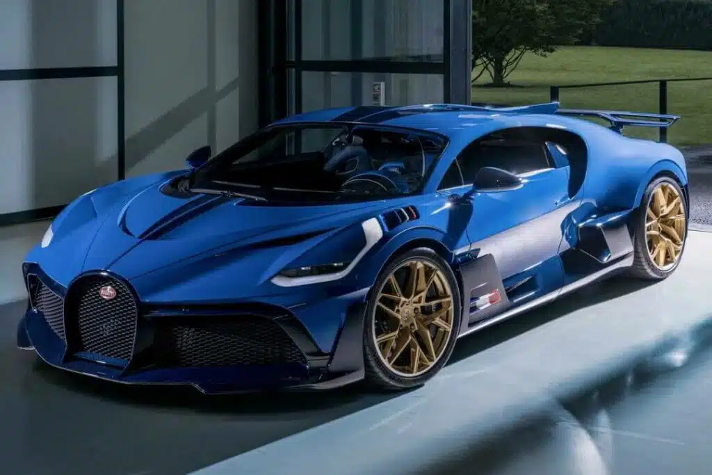 BUGATTI DIVO (137 tỷ)