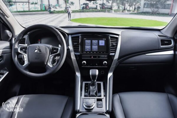 Dán PPF nội thất xe Mitsubishi Pajero Sport