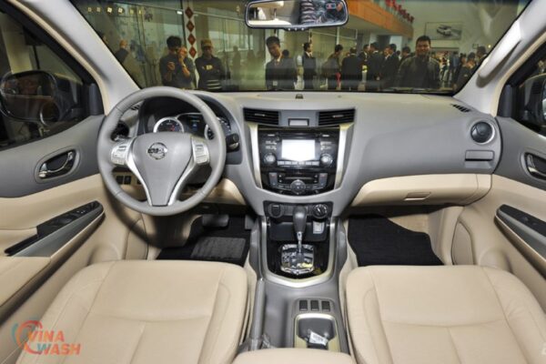 Dán PPF nội thất xe Nissan Navara