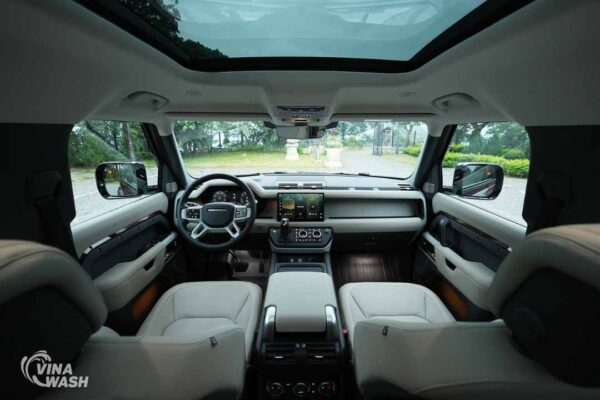 Dán PPF nội thất xe Defender 130
