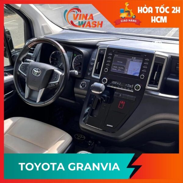 Dán PPF nội thất xe Toyota Granvia