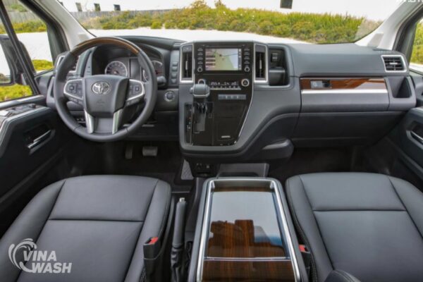 Dán PPF nội thất xe Toyota Granvia
