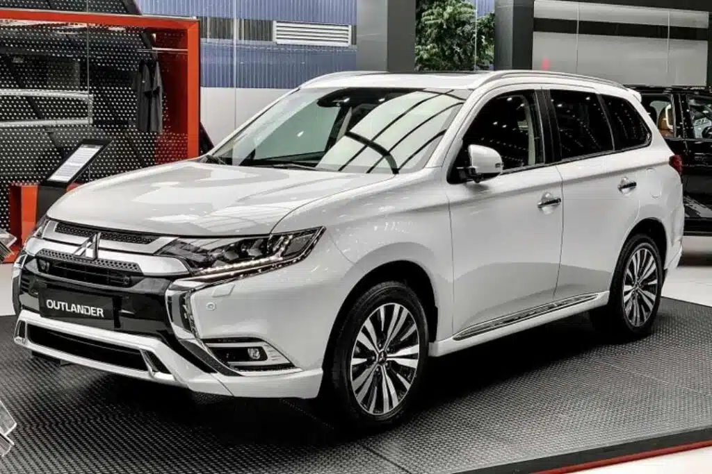 Giá xe Mitsubishi Outlander