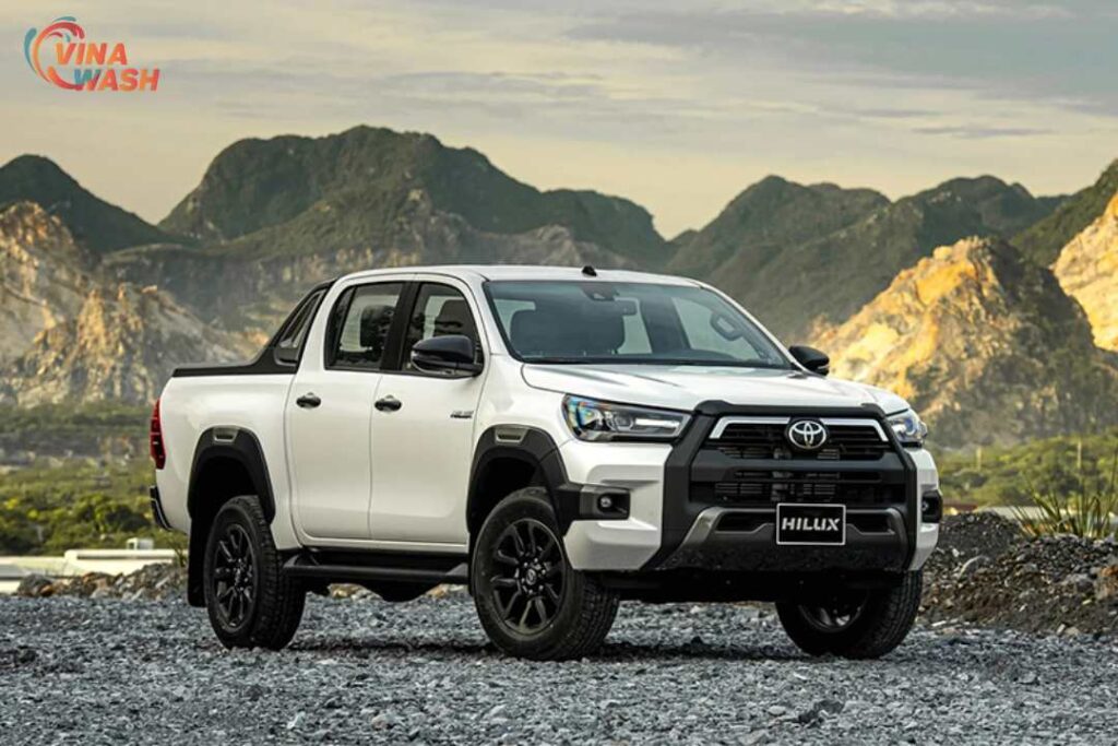 Giá xe Toyota Hilux cập nhật mới nhất