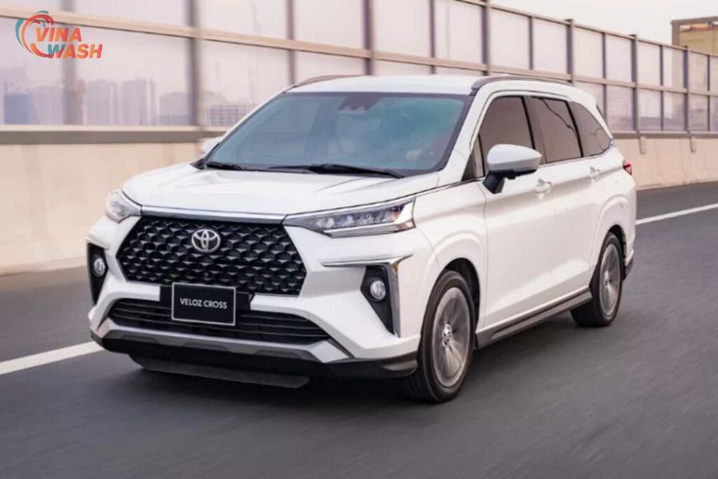 Giá xe Toyota Veloz Cross cập nhật mới nhất