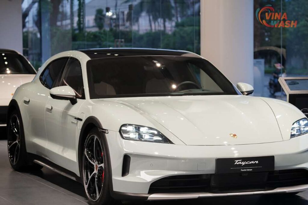 Cập nhật giá xe Porsche Taycan mới nhất 2024 tại Việt Nam 