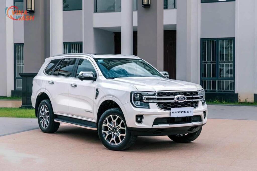 Giá xe Ford Everest cập nhật mới nhất