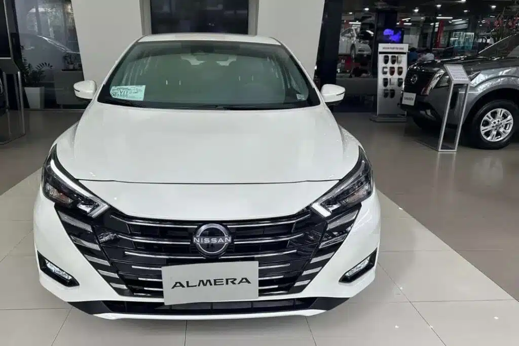 Thiết kế đầu xe Nissan Almera