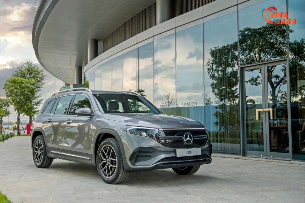 Giá xe Mercedes EQB tại Việt Nam