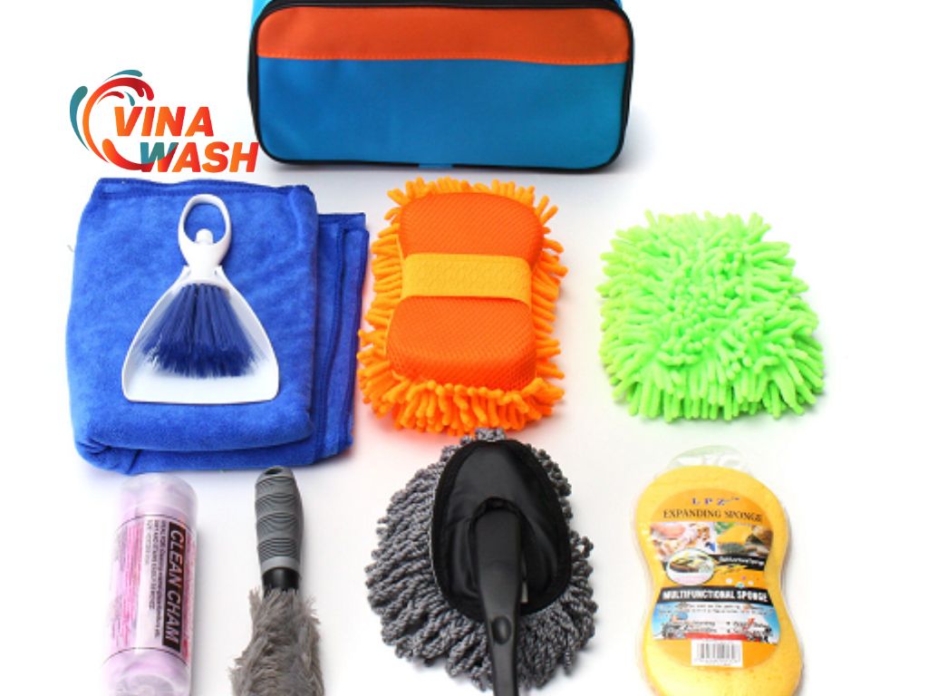 Các dụng cụ khăn lau chuyên dụng khi rửa xe ô tô