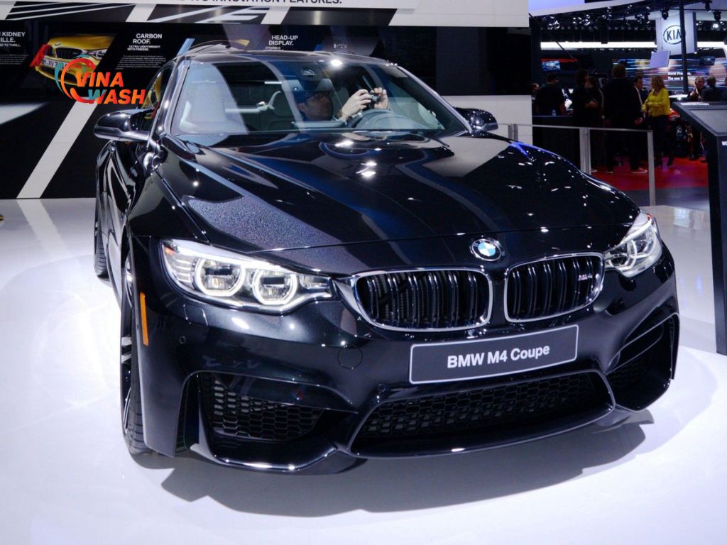 Phần đầu xe BMW M4