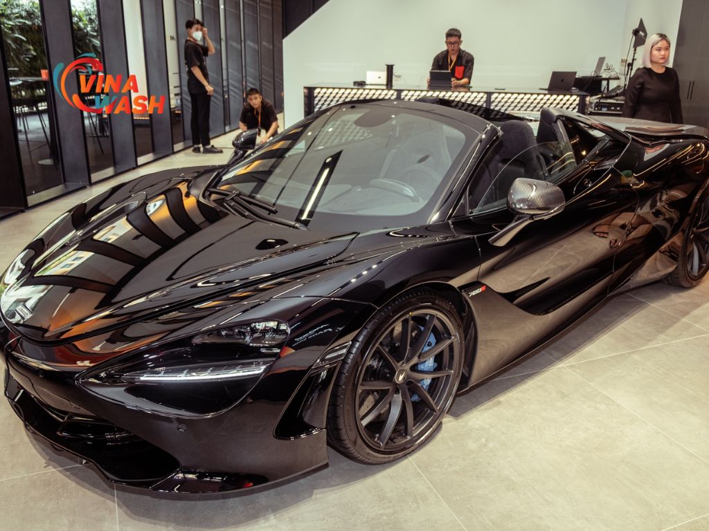  McLaren 720s Spider gây ấn tượng mạnh nhờ kết hợp giữa hiệu năng vượt trội và tính thẩm mỹ đỉnh cao
