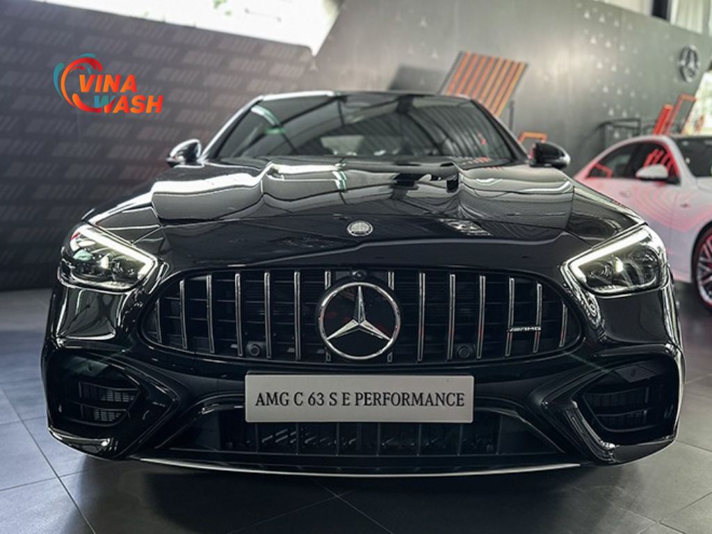 Đầu xe Mercedes AMG C63 S