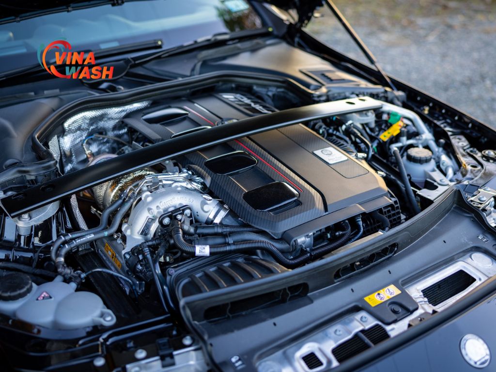 Động cơ Mercedes AMG C 63 SE