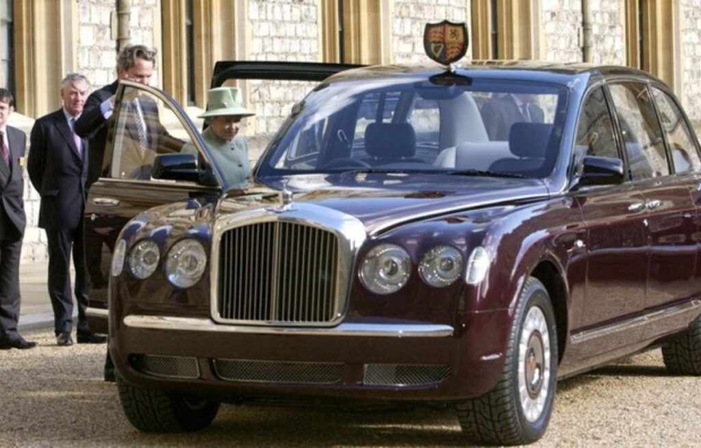  Bentley State Limousine bọc thép
