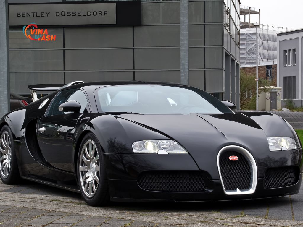 Veyron có hệ thống làm mát khổng lồ, giúp xe và tay đua hoạt động ở tốc độ cao, liên tục mà không nóng hay bị ảnh hưởng gì bởi nhiệt độ sinh ra từ động cơ