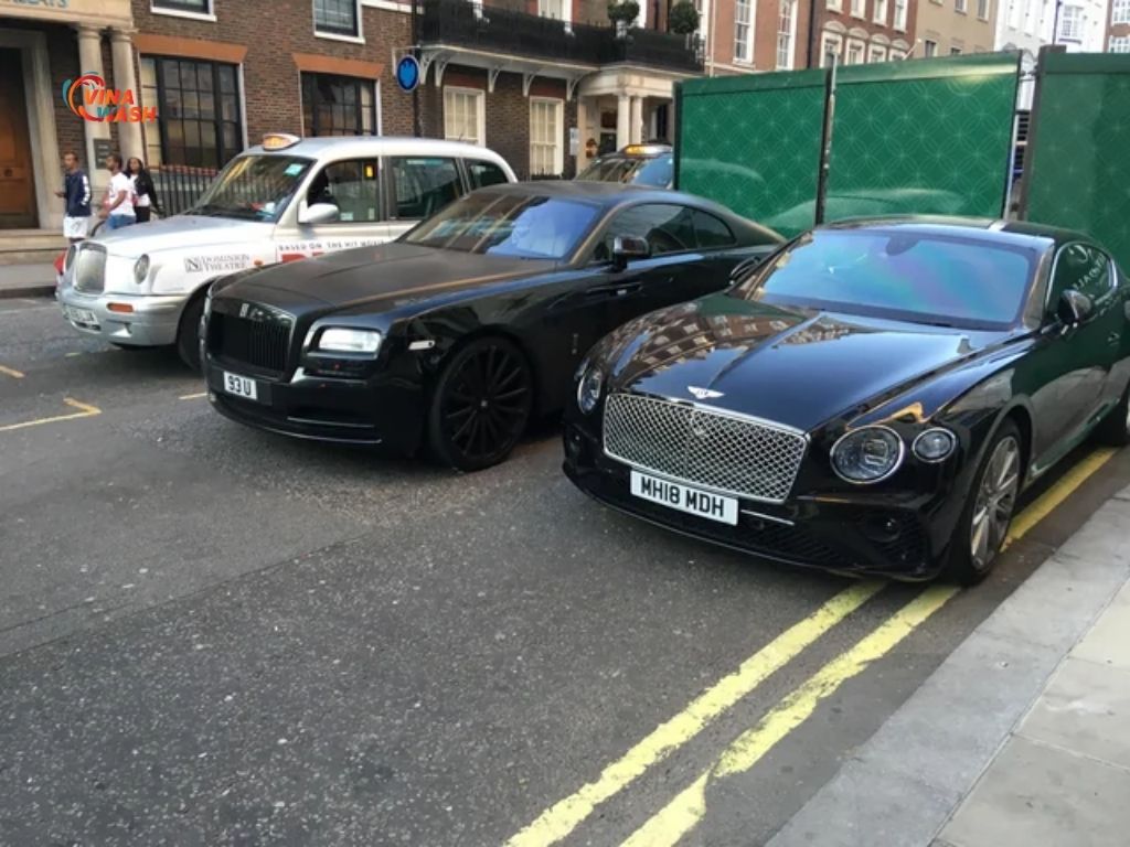 Bentley Continental GT vs Rolls-Royce Wraith