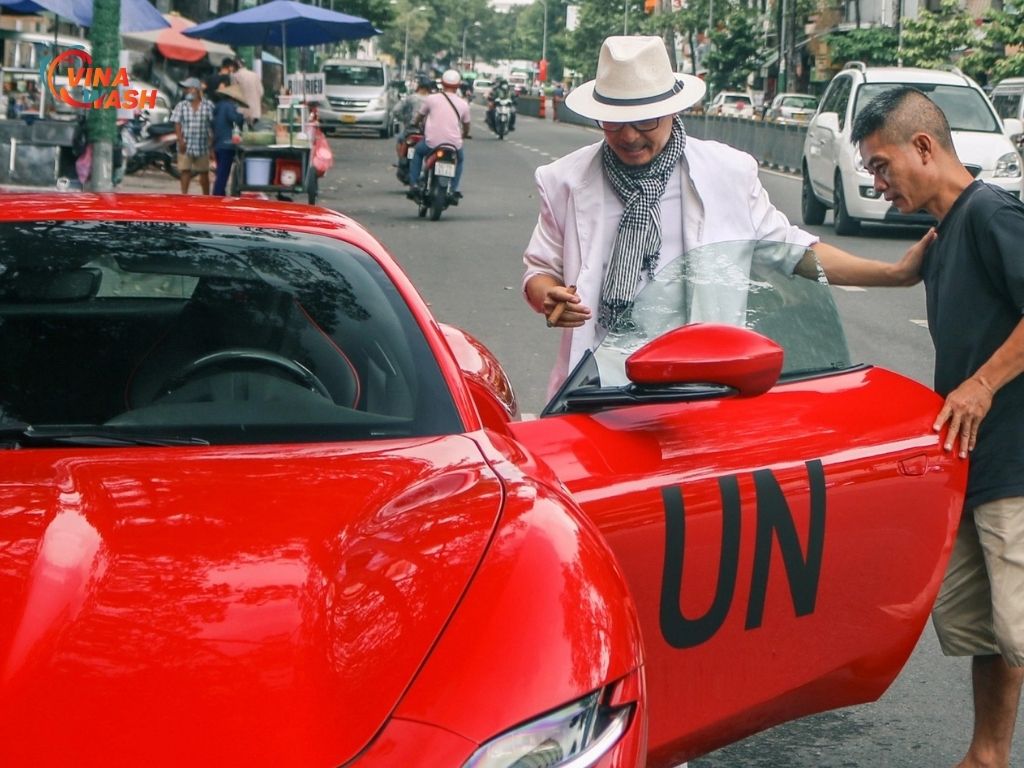 Đặng Lê Nguyên Vũ và Ferrari 599 GTB một trong những chiếc siêu xe đầu tiên trong bộ sưu tập xe khủng 3000 tỷ đồng