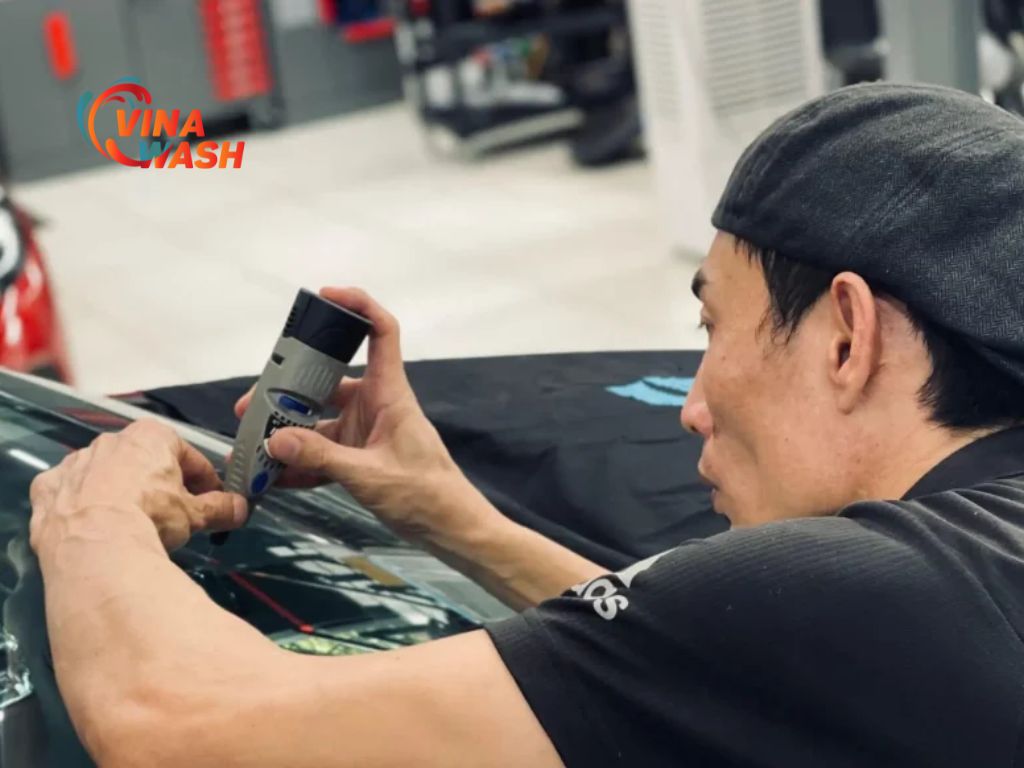 VinaWash đơn vị có uy tín cao trong lĩnh vực chăm sóc ô tô, cung cấp thiết bị và hàn kính ô tô
