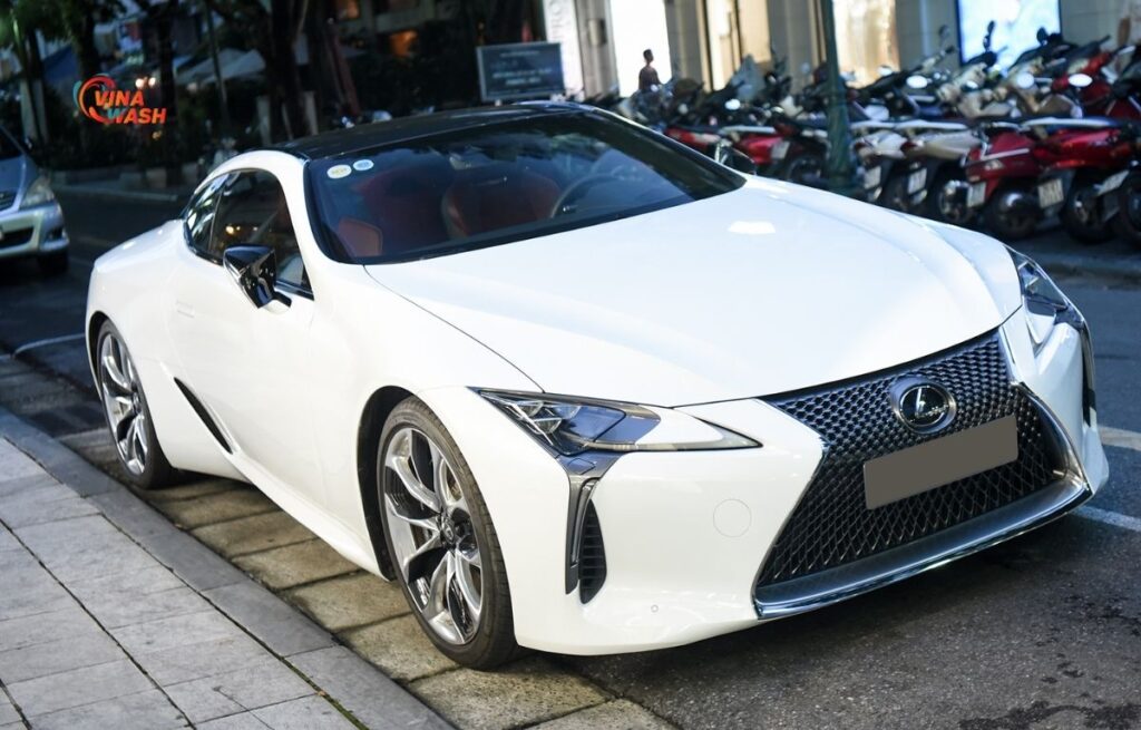 Lexus LC 500 là sự kết hợp giữa vẻ đẹp cơ học truyền thống và công nghệ đương đại