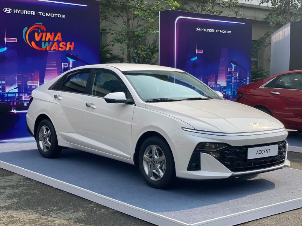 Accent là lựa chọn hoàn hảo cho những tài xế mong muốn một mẫu xe sedan tiết kiệm nhiên liệu, vận hành ổn định và kiểu dáng hiện đại để chạy Grab, Gojek, hoặc làm dịch vụ gia đình.