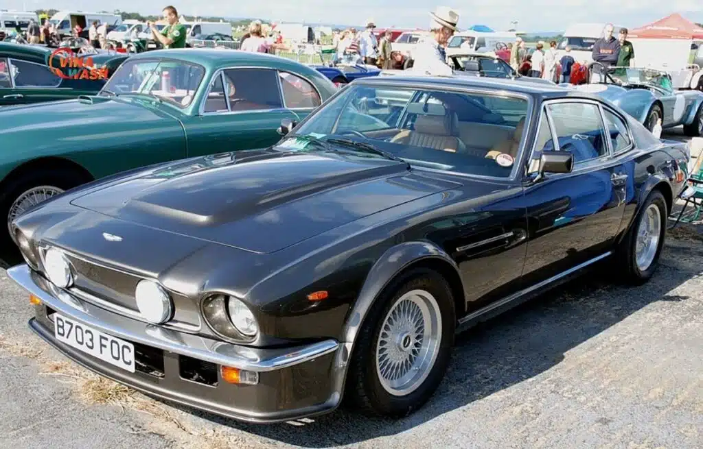 Vantage V8 1977