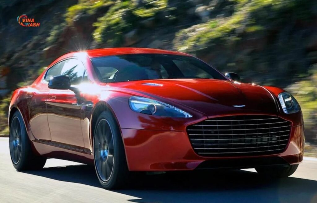 Aston Martin Rapide S được trang bị hàng loạt tính năng an toàn tiên tiến như: