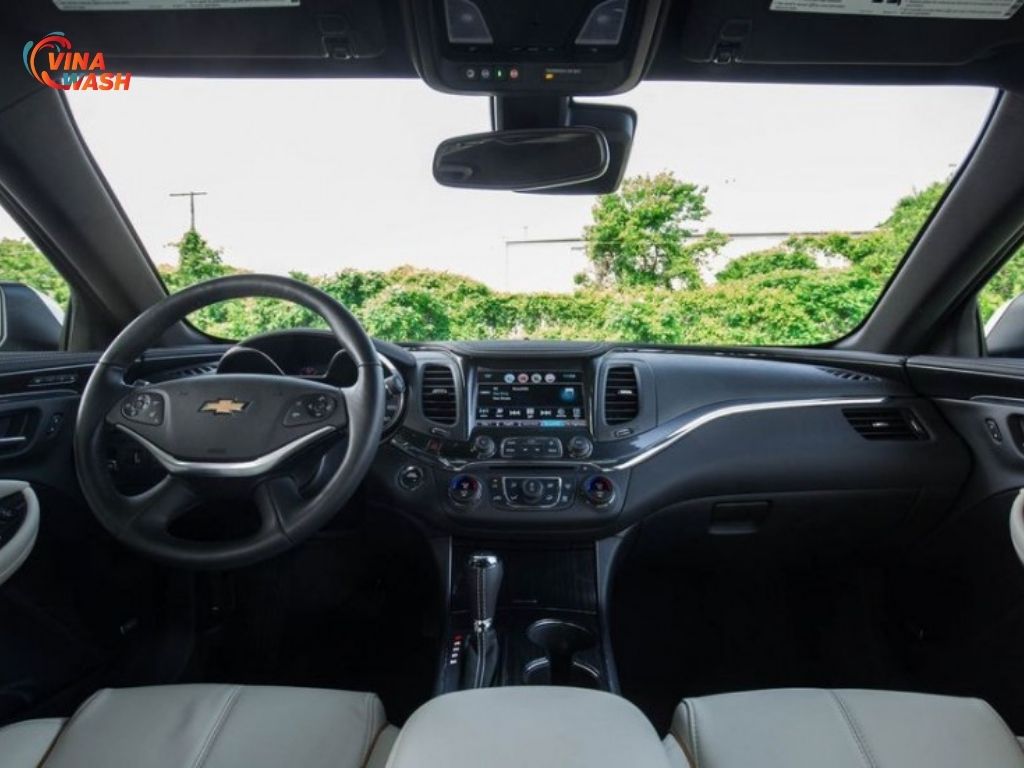 Khoang lái của Chevrolet Impala