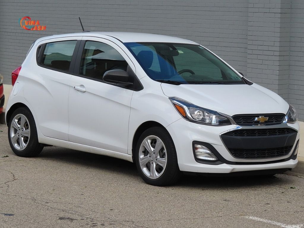 nhiều gia đình Việt chọn Chevrolet Spark làm người bạn đồng hành hàng ngày trong thành phố chật hẹp