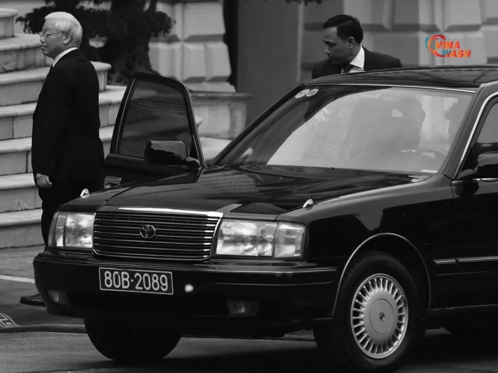 Crown phiên bản 1998
