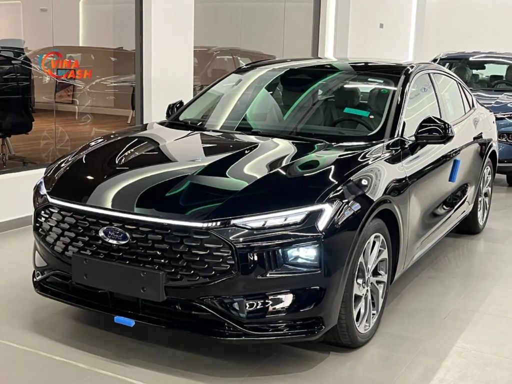 Bạn sẽ bất ngờ khi biết vì sao Ford Taurus lại trở thành đối thủ đáng gờm trong phân khúc sedan hạng sang dù chỉ có một phiên bản tại Việt Nam.