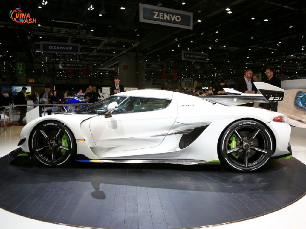 Mua hypercar thì không cần quan tâm tiêu hao nhiên liệu 