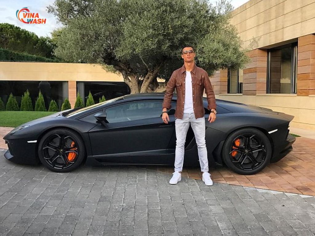 Lamborghini Huracan 2025 sẽ khiến bạn không thể rời mắt, hãy tìm hiểu ngay về sức mạnh và giá trị của nó!