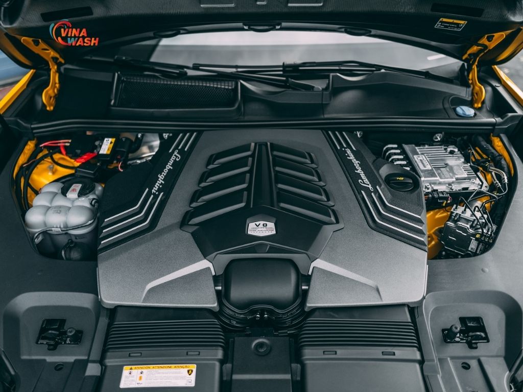 Động cơ V8