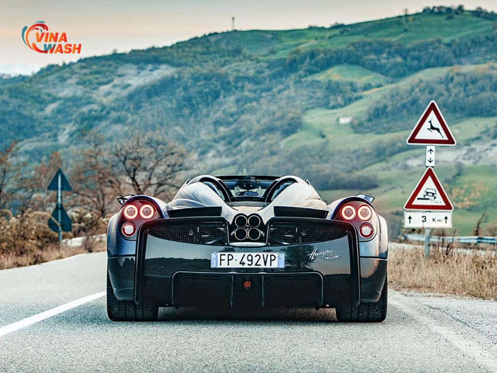Phần đuôi xe của Huayra 