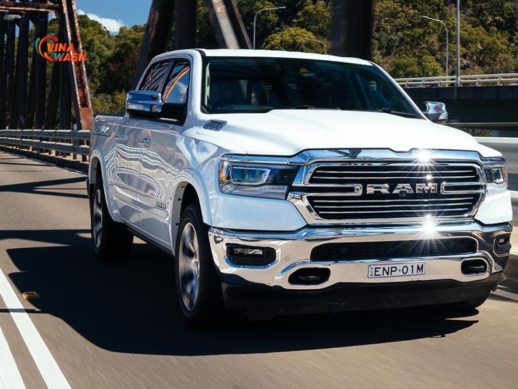 RAM 1500 TRX được trang bị loạt công nghệ hỗ trợ lái và tiện nghi hiện đại