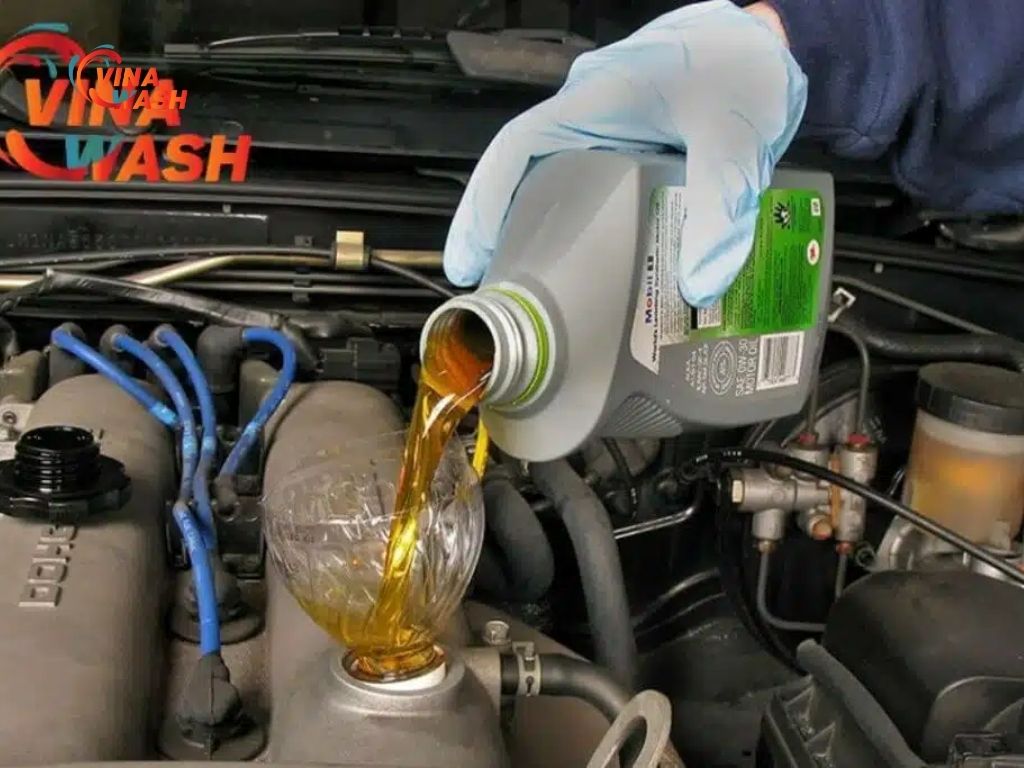 Đối với xe mới nên thay dầu nhớt khoản 5000 Km hoặc 3 tháng 