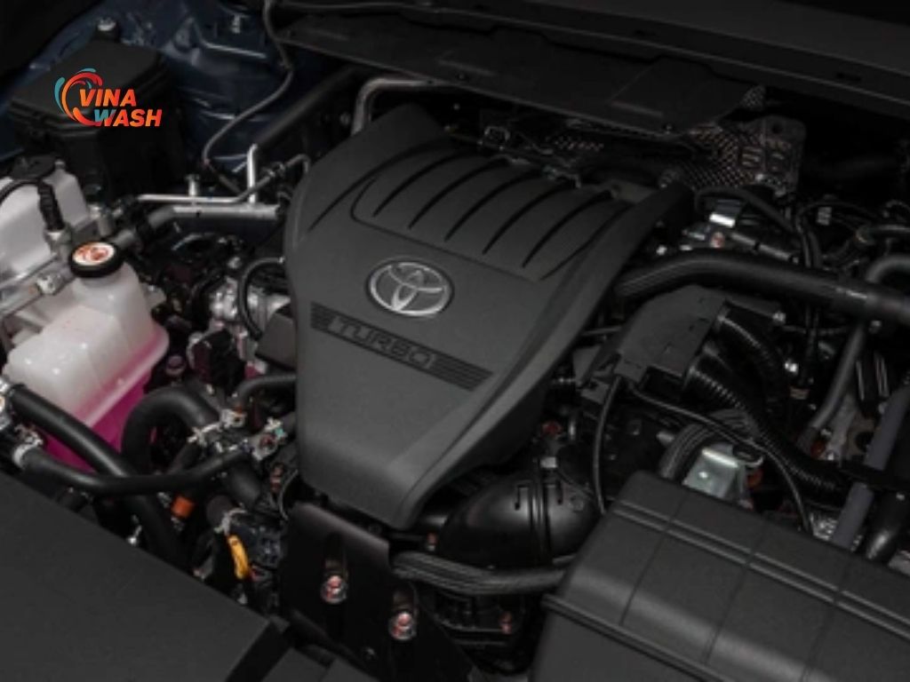 Toyota Highlander 2025 chính thức loại bỏ khối V6 3.5L từng gắn bó suốt nhiều năm và chuyển sang dùng động cơ Turbo 2.4L I4