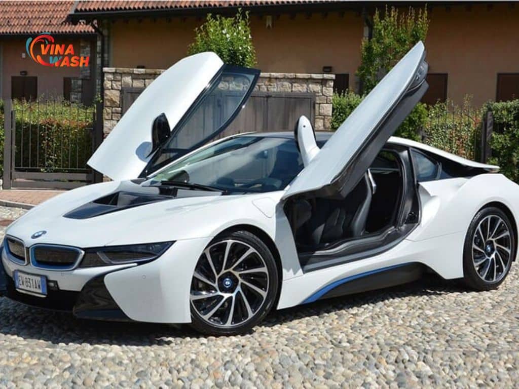 Nếu bạn đang tìm hiểu và muốn sở hữu một chiếc BMW i8 tại Việt Nam, hãy cập nhật các thông tin giá và đánh giá từ các nguồn uy tín. 