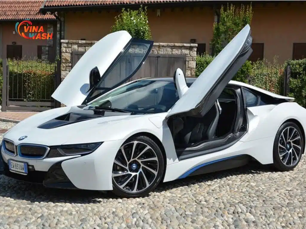 Nếu bạn đang tìm hiểu và muốn sở hữu một chiếc BMW i8 tại Việt Nam, hãy cập nhật các thông tin giá và đánh giá từ các nguồn uy tín. 