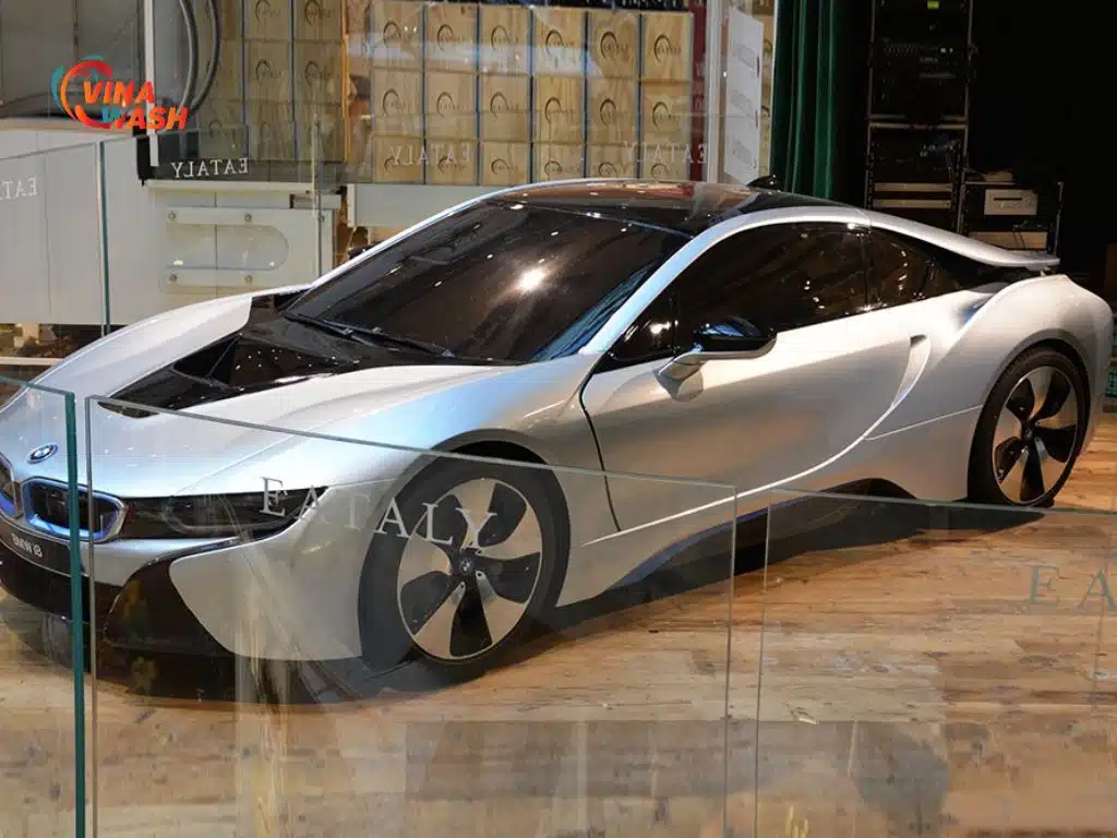 Thiết kế gây tranh cãi, nhưng giới thạo xe lại nói khác – Góc nhìn chuyên sâu về ngoại thất BMW i8: tương lai, táo bạo và đầy cảm xúc.
