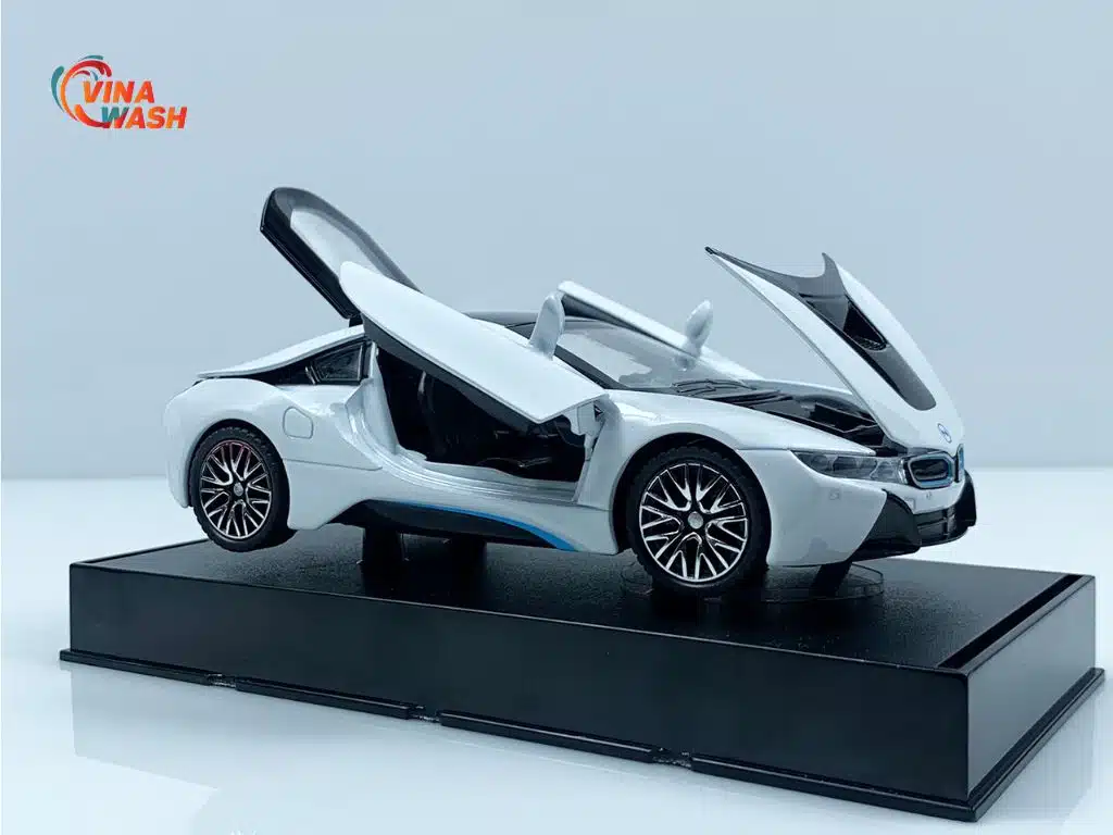 Ngoài ra, thú chơi mô hình BMW i8 cũng đang được giới mê xe Việt yêu thích với những bản mô phỏng tỉ lệ 1:18 đến 1:43.