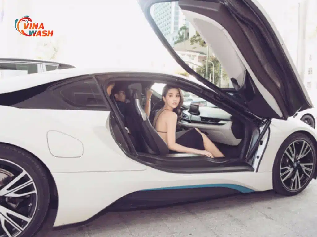 Ngọc Trinh trên BMW I8