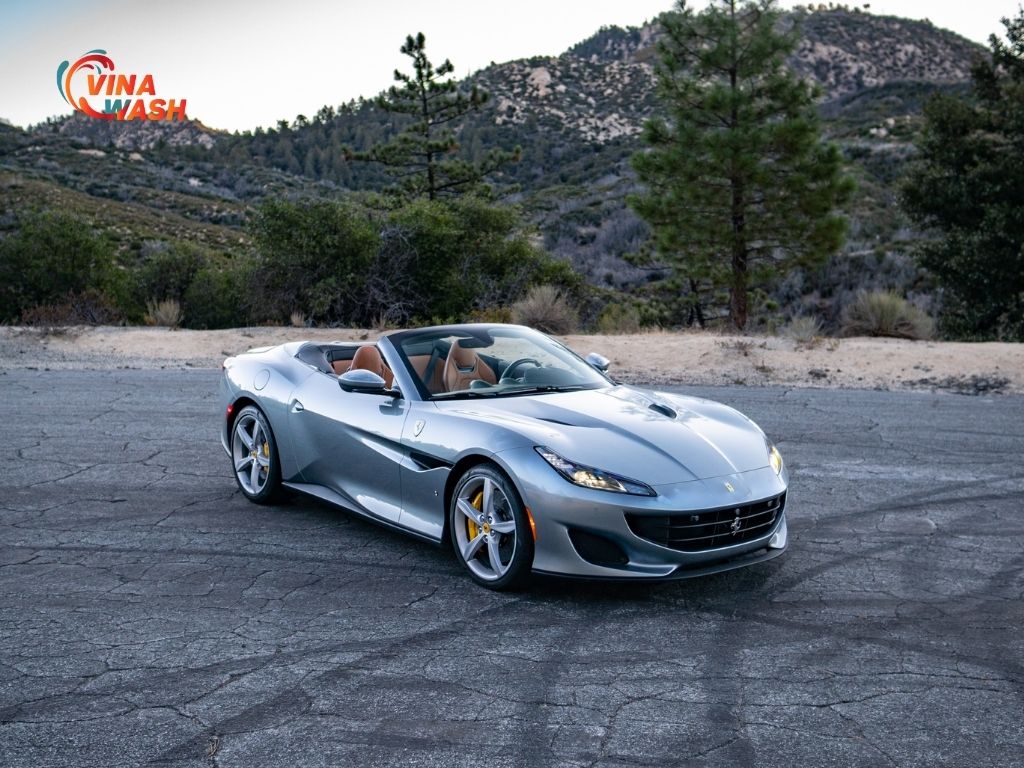 Khám phá Ferrari Portofino 2025 – đỉnh cao tốc độ và thiết kế thời thượng.