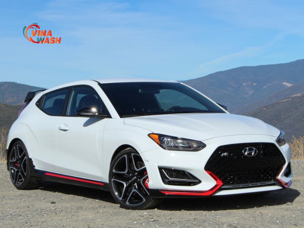 Hyundai Veloster 2025 mang đến trải nghiệm giải trí đẳng cấp trong phân khúc với hệ thống tiện nghi được đầu tư bài bản.